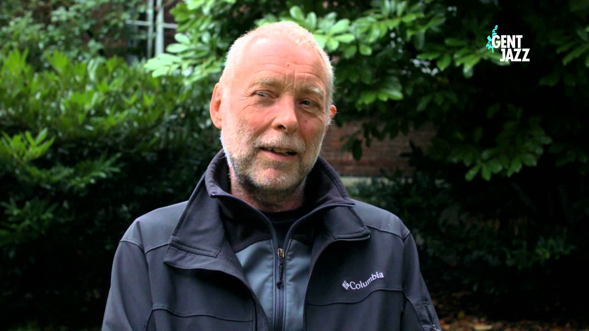 5 minutes avec Dave Holland